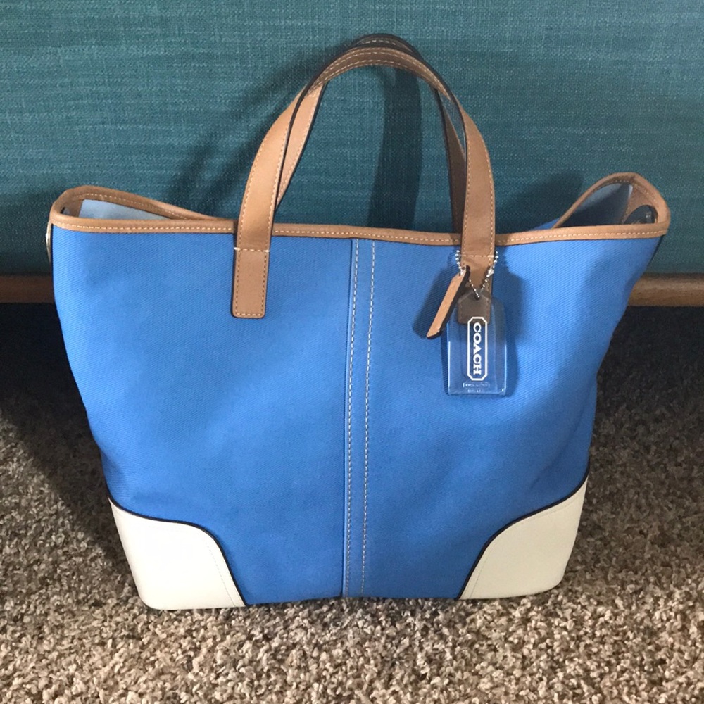 Preloved  Coach HadleyTote!💙🤍